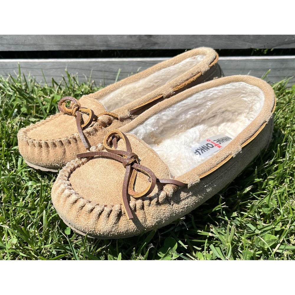 Minnetonka Shoes Womens Size 6 Beige Leather Faux Fur Moccasin Slippers 4032